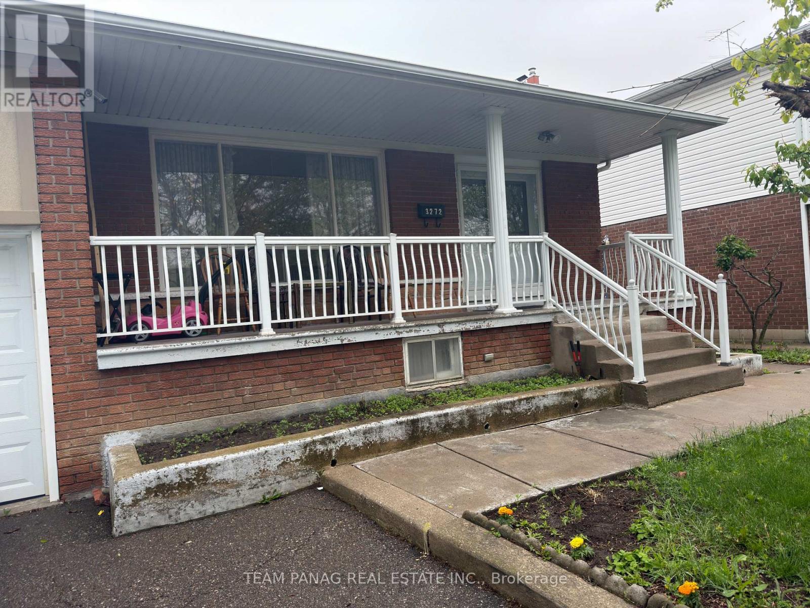 3272 Twilight Road, Mississauga, Ontario L4T 1Z9 - Photo 3 - W13177502