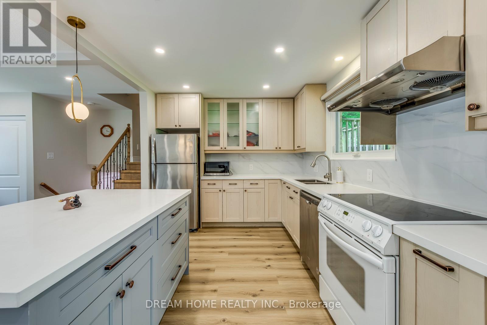 69 Culham Street, Oakville, Ontario  L6H 1G3 - Photo 10 - W13177524
