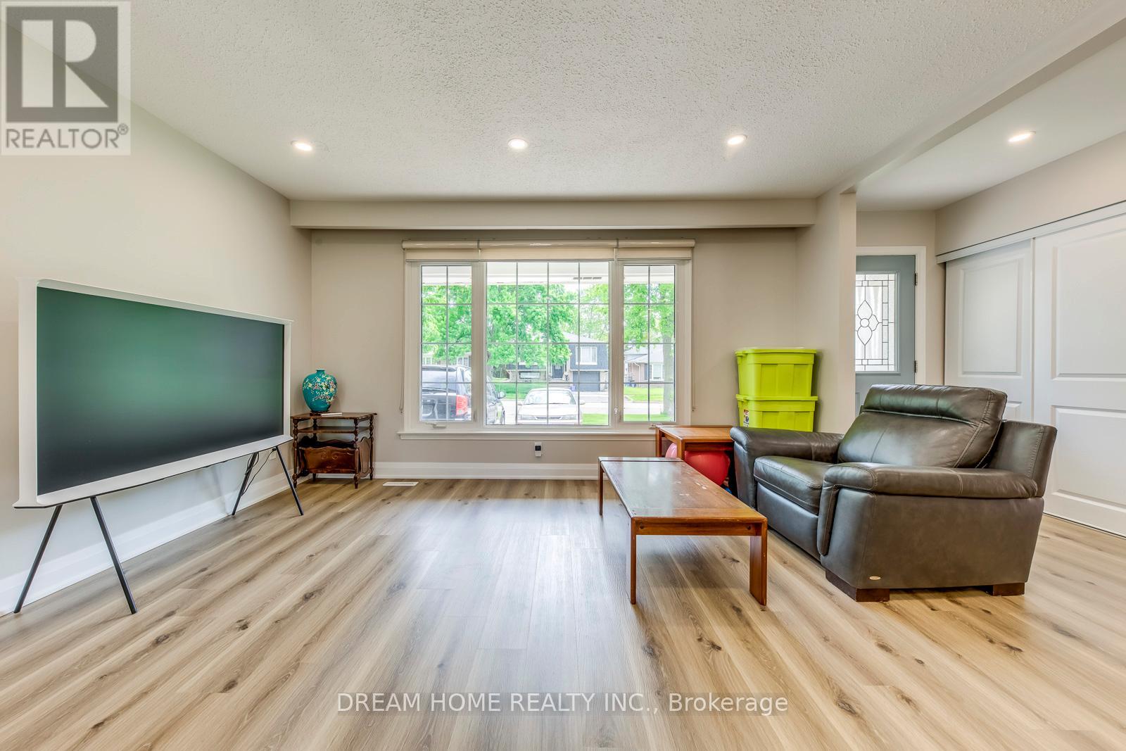 69 Culham Street, Oakville, Ontario  L6H 1G3 - Photo 4 - W13177524