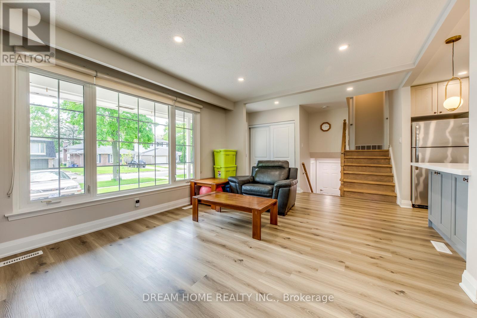69 Culham Street, Oakville, Ontario  L6H 1G3 - Photo 5 - W13177524