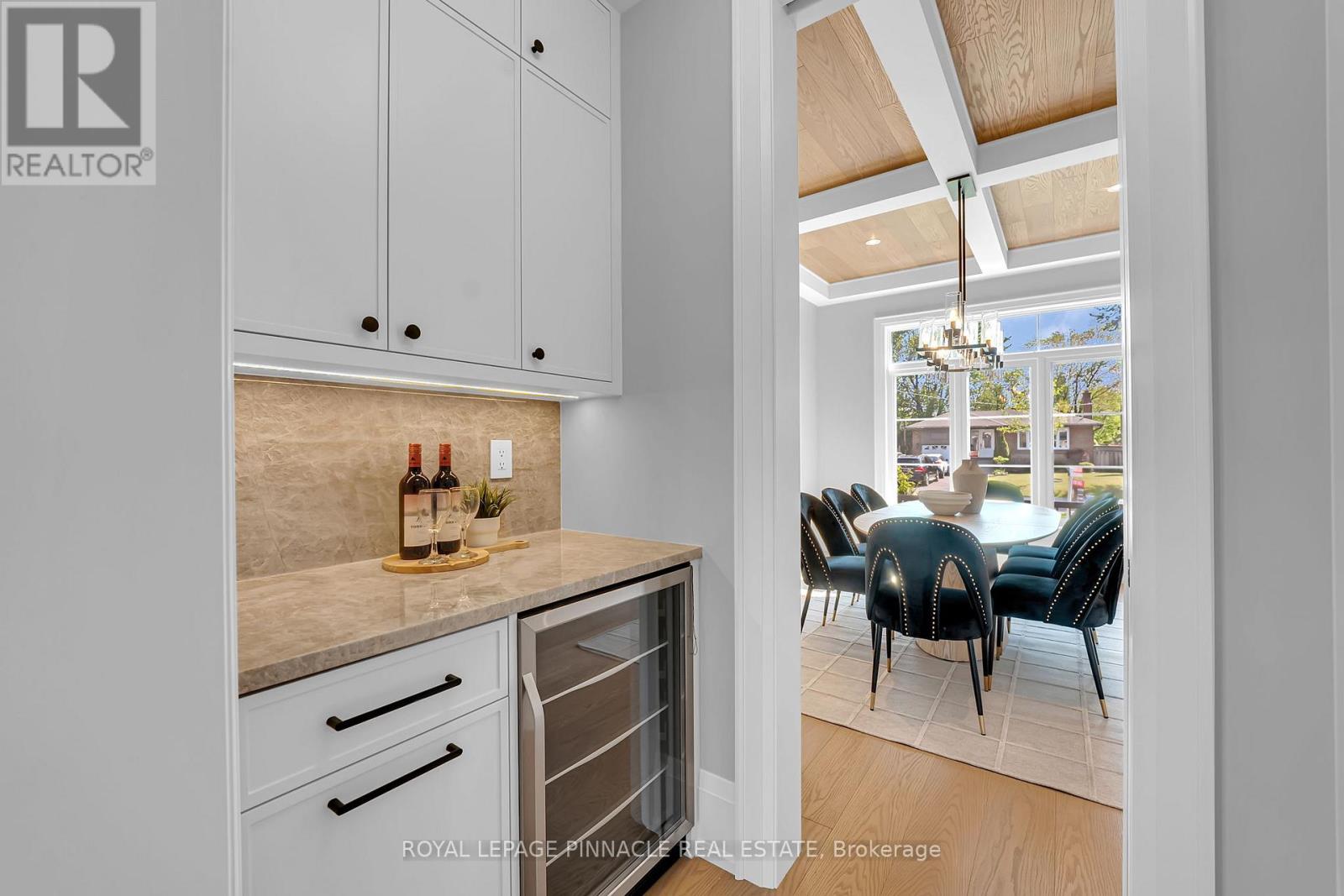 383 Southview Road, Oakville, Ontario  L6K 2P7 - Photo 8 - W13177236