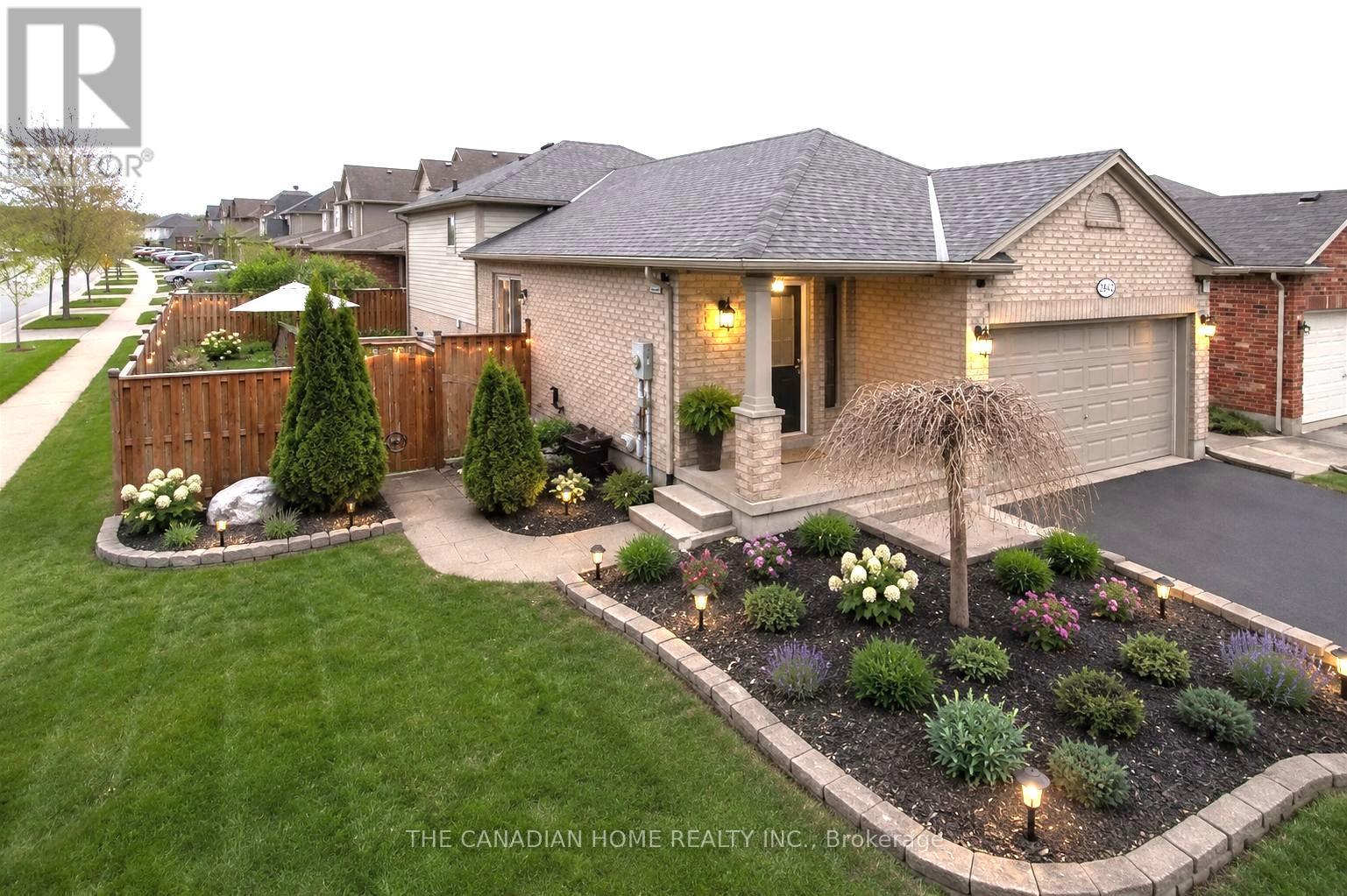 2842 Meadowgate Boulevard, London South, Ontario  N6M 1L4 - Photo 2 - X13177528