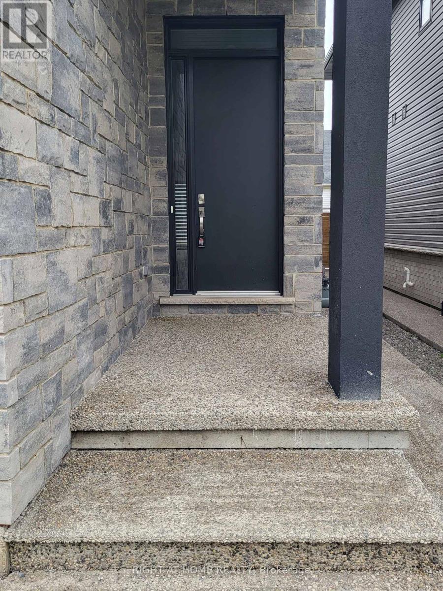 1048 Hansler Road, Welland, Ontario  L7C 7M5 - Photo 2 - X13177614