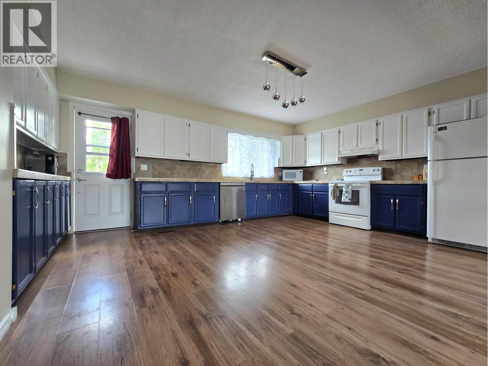 997 Alder Avenue, 100 Mile House, British Columbia  V0K 2E0 - Photo 4 - R3128348
