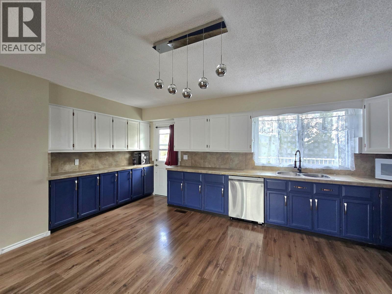997 Alder Avenue, 100 Mile House, British Columbia  V0K 2E0 - Photo 5 - R3128348