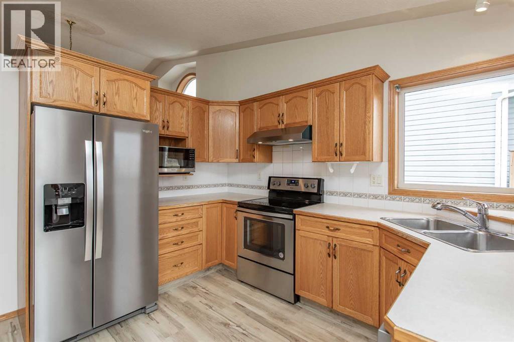48 Duval Close, Red Deer, Alberta  T4R 2Y7 - Photo 11 - A2305282