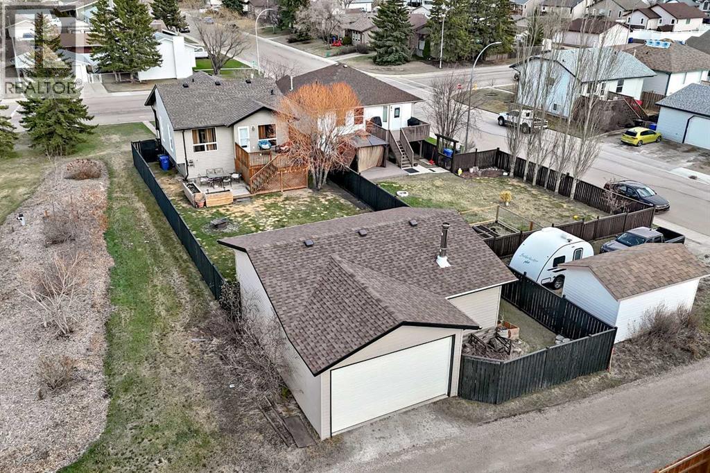102 Robinson Avenue, Penhold, Alberta  T0M 1R0 - Photo 2 - A2309036
