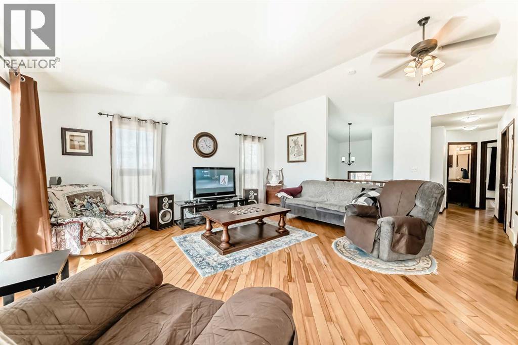 102 Robinson Avenue, Penhold, Alberta  T0M 1R0 - Photo 11 - A2309036