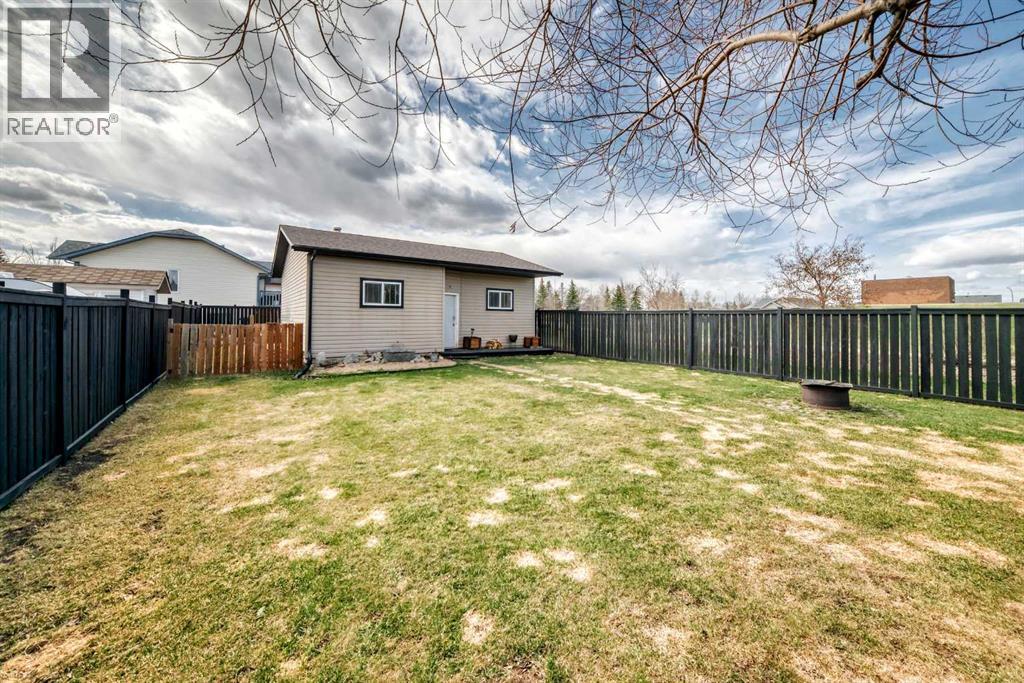 102 Robinson Avenue, Penhold, Alberta  T0M 1R0 - Photo 32 - A2309036