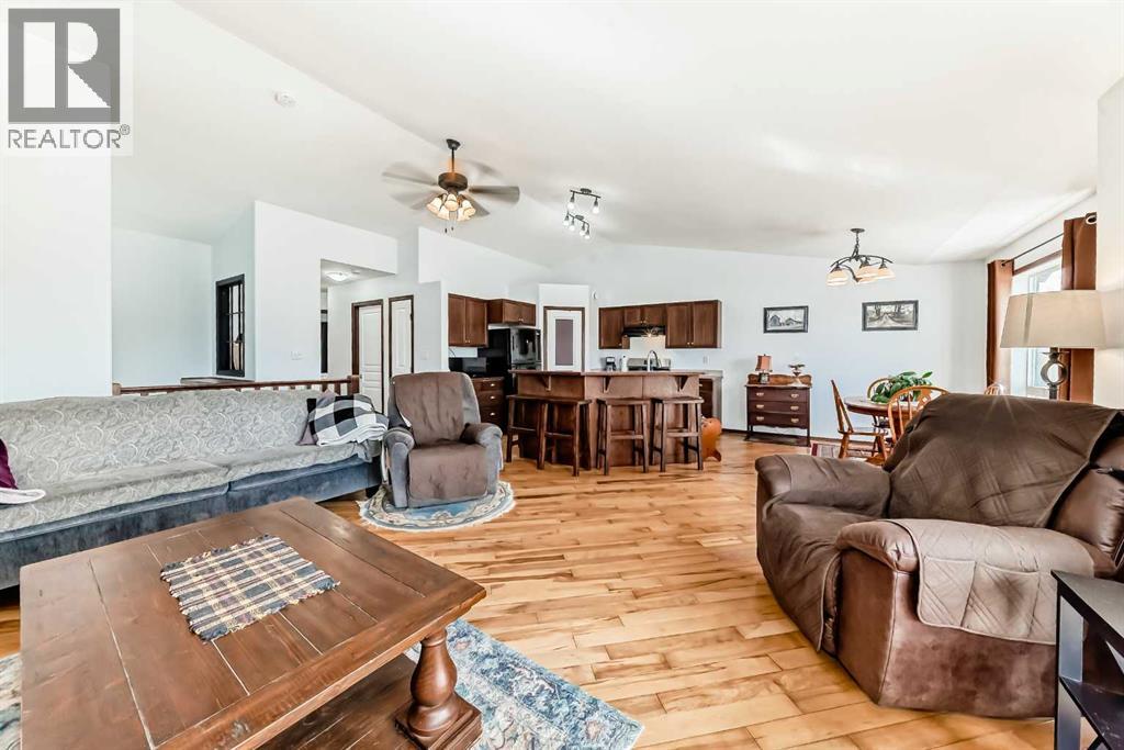 102 Robinson Avenue, Penhold, Alberta  T0M 1R0 - Photo 12 - A2309036
