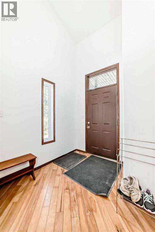 102 Robinson Avenue, Penhold, Alberta  T0M 1R0 - Photo 4 - A2309036