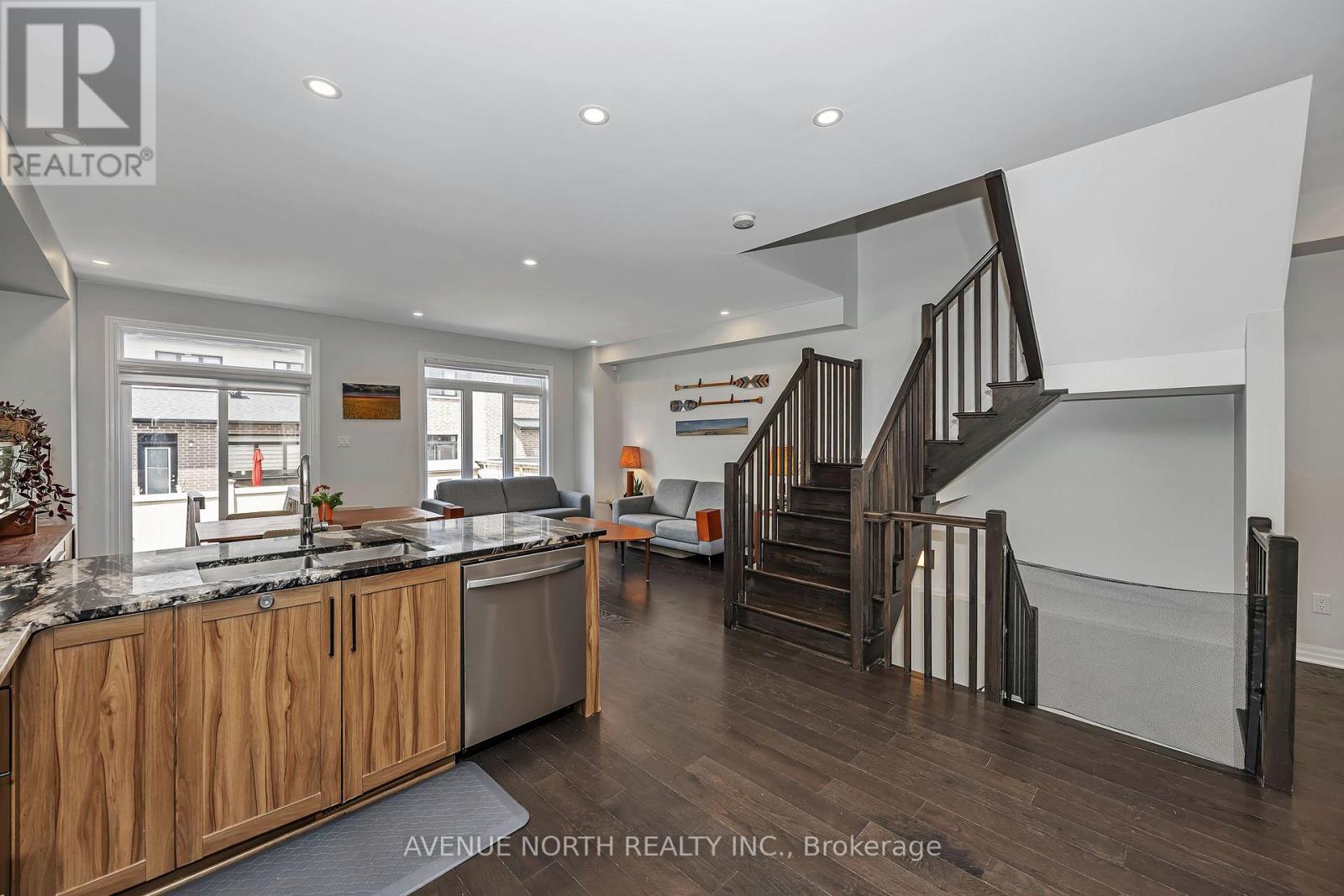 323 Lysander Place, Ottawa, Ontario  K1K 3X8 - Photo 11 - X13177872