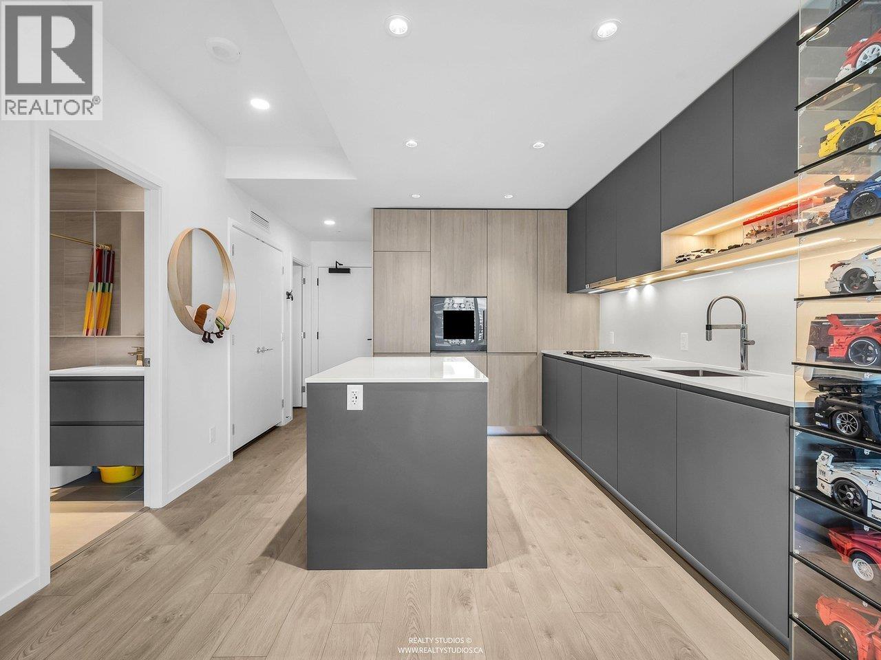 822 6300 Minoru Boulevard, Richmond, British Columbia  V6Y 0N1 - Photo 4 - R3128338