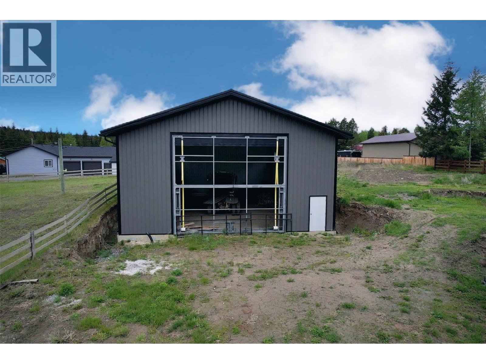 6500 Grey Crescent, Horse Lake, British Columbia  V0K 2E3 - Photo 3 - R3128287