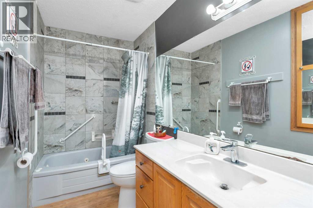 4318 45 Ave, Sylvan Lake, Alberta  T4S 1K8 - Photo 9 - A2313136