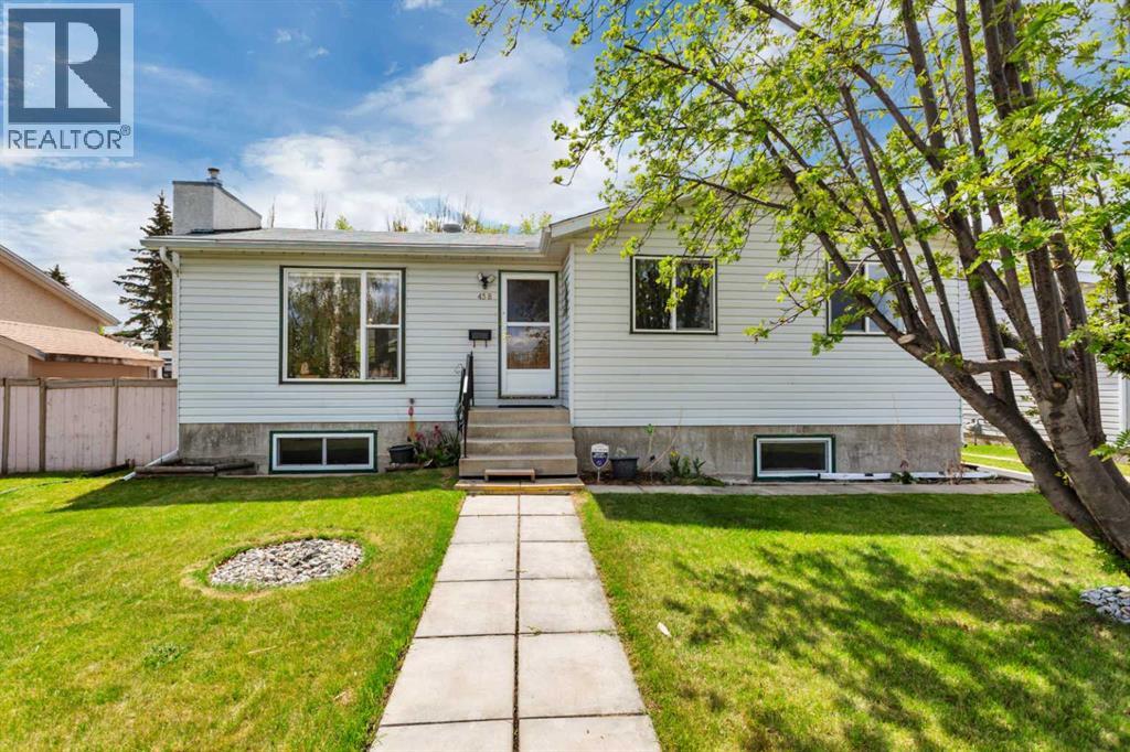 4318 45 Ave, Sylvan Lake, Alberta  T4S 1K8 - Photo 1 - A2313136