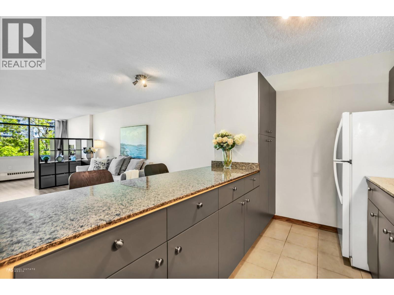 Listing Picture 9 of 20 : 601 6611 MINORU BOULEVARD, Richmond / 烈治文 - 魯藝地產 Yvonne Lu Group - MLS Medallion Club Member