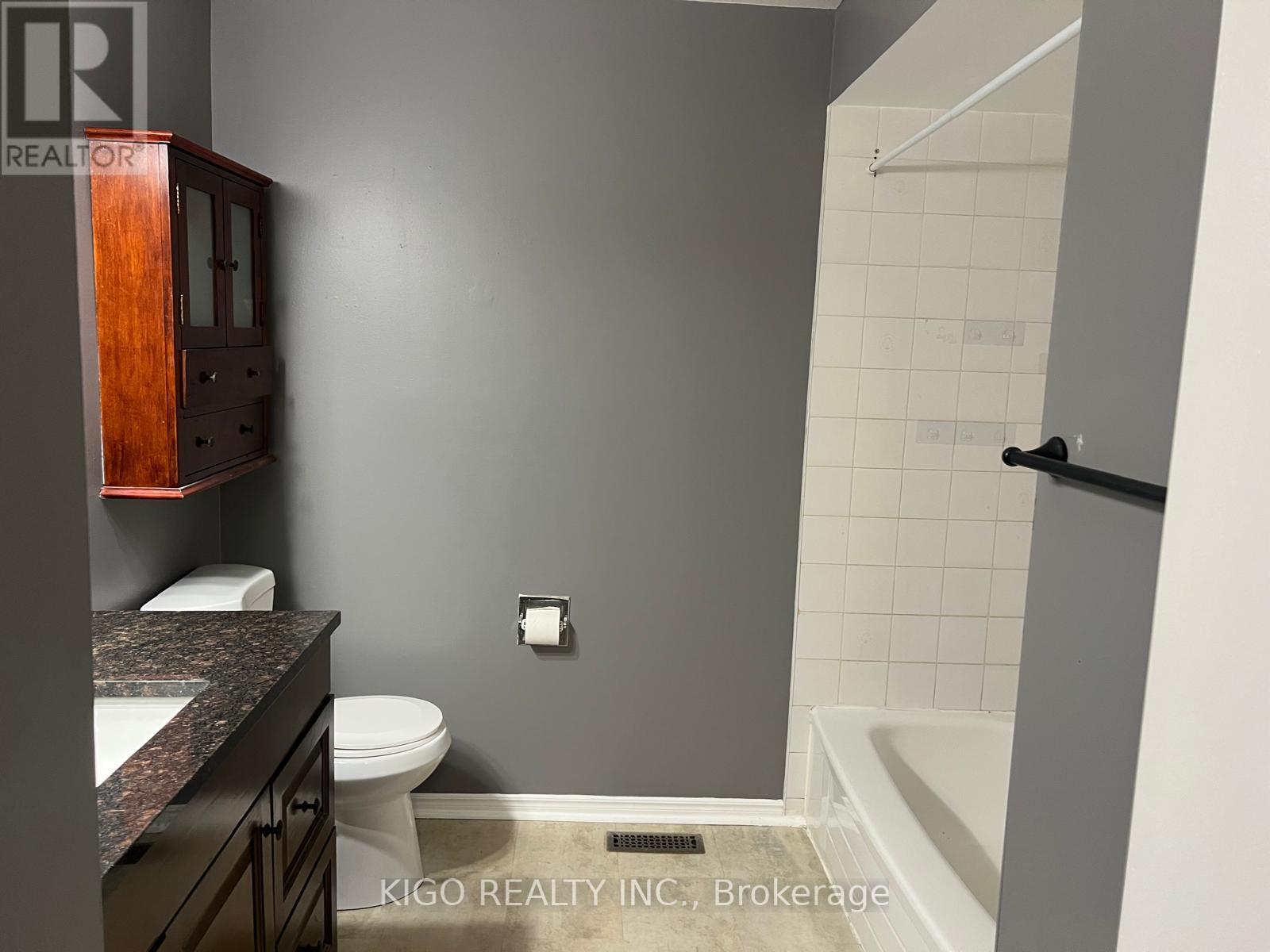 121 - 10 Bassett Boulevard, Whitby, Ontario  L1N 9C3 - Photo 10 - E13177814