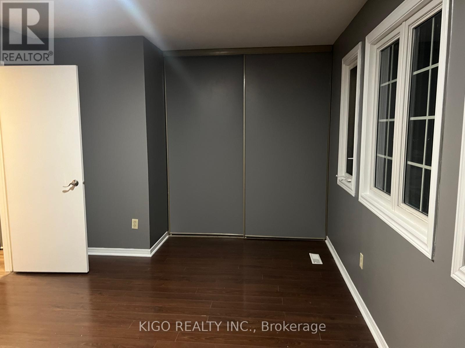 121 - 10 Bassett Boulevard, Whitby, Ontario  L1N 9C3 - Photo 3 - E13177814