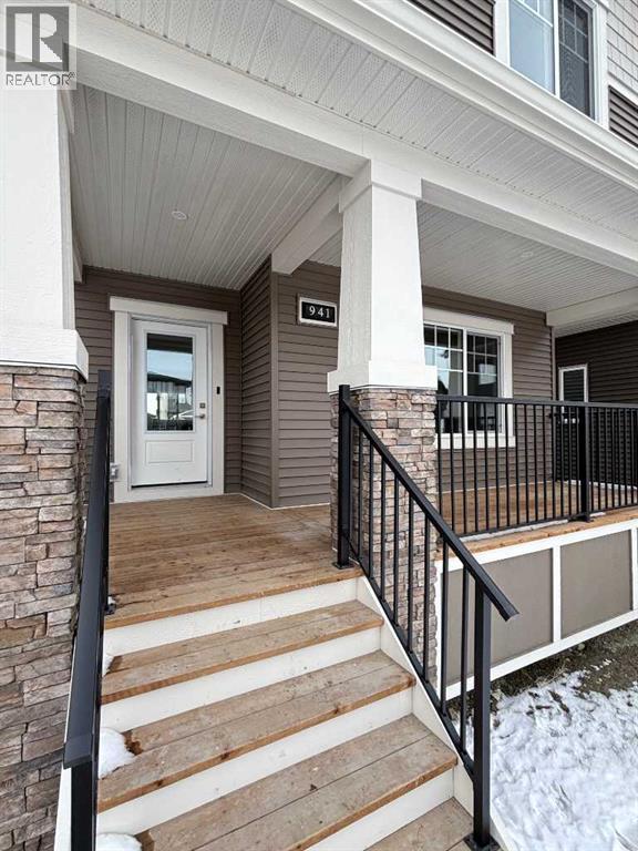 941 Reynolds Lane, Airdrie, Alberta  T4B 5L7 - Photo 2 - A2293514