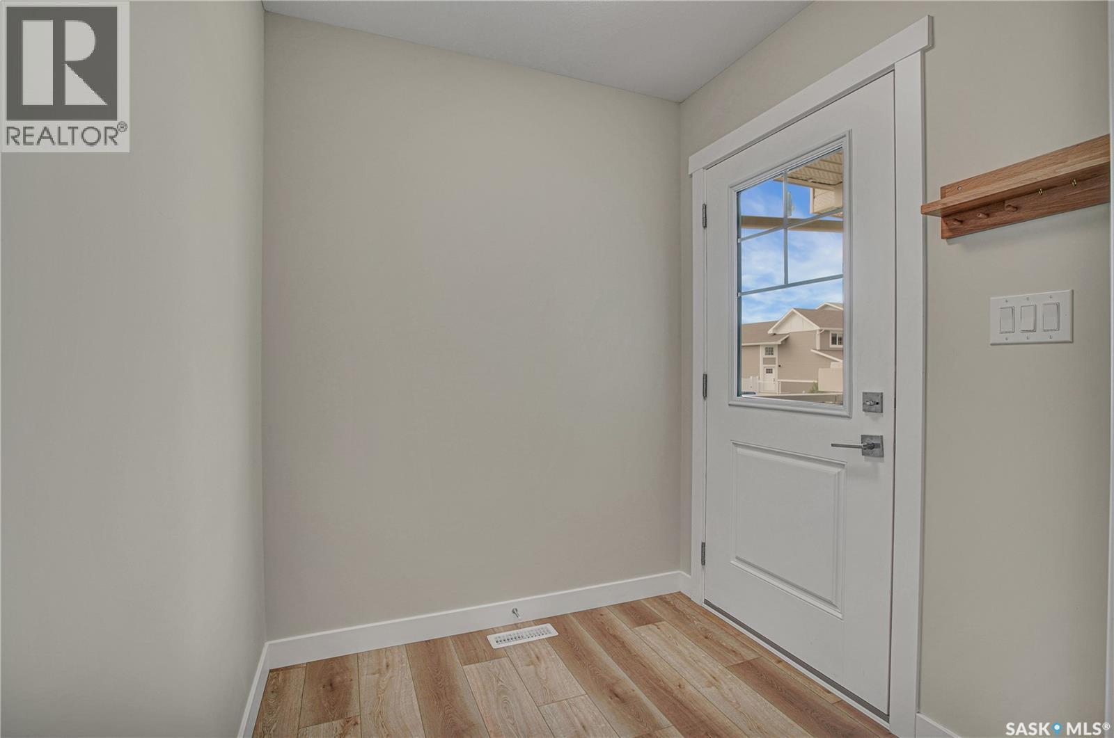 503 Schmeiser Avenue, Saskatoon, Saskatchewan  S7V 1P2 - Photo 3 - SK037227