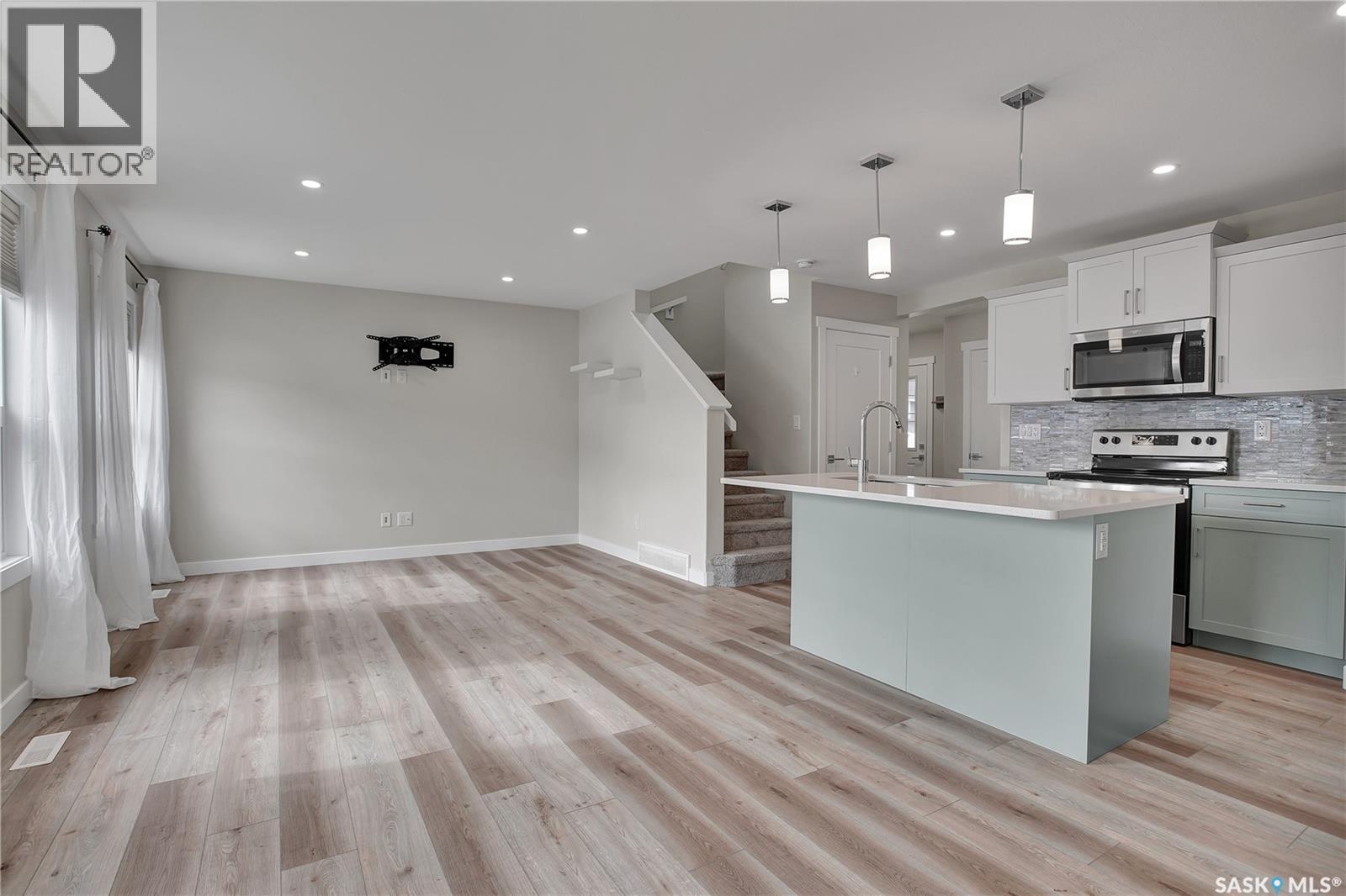 503 Schmeiser Avenue, Saskatoon, Saskatchewan  S7V 1P2 - Photo 6 - SK037227