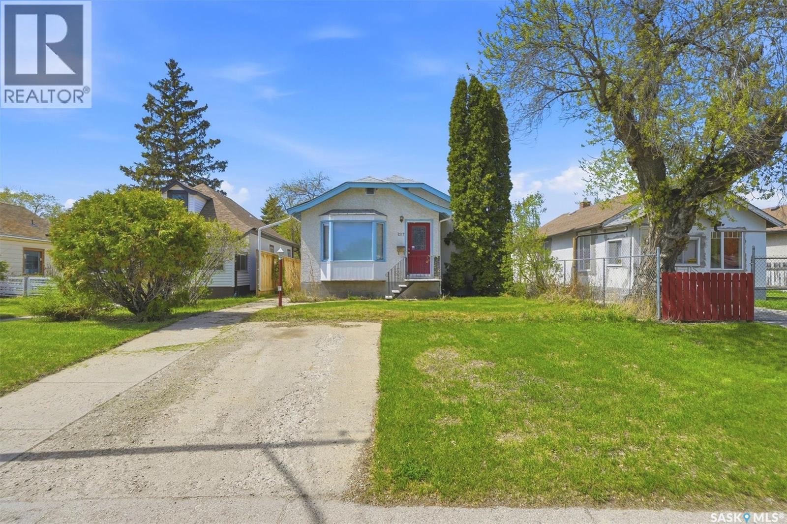 217 M Avenue N, Saskatoon, Saskatchewan  S7L 2S2 - Photo 2 - SK037170