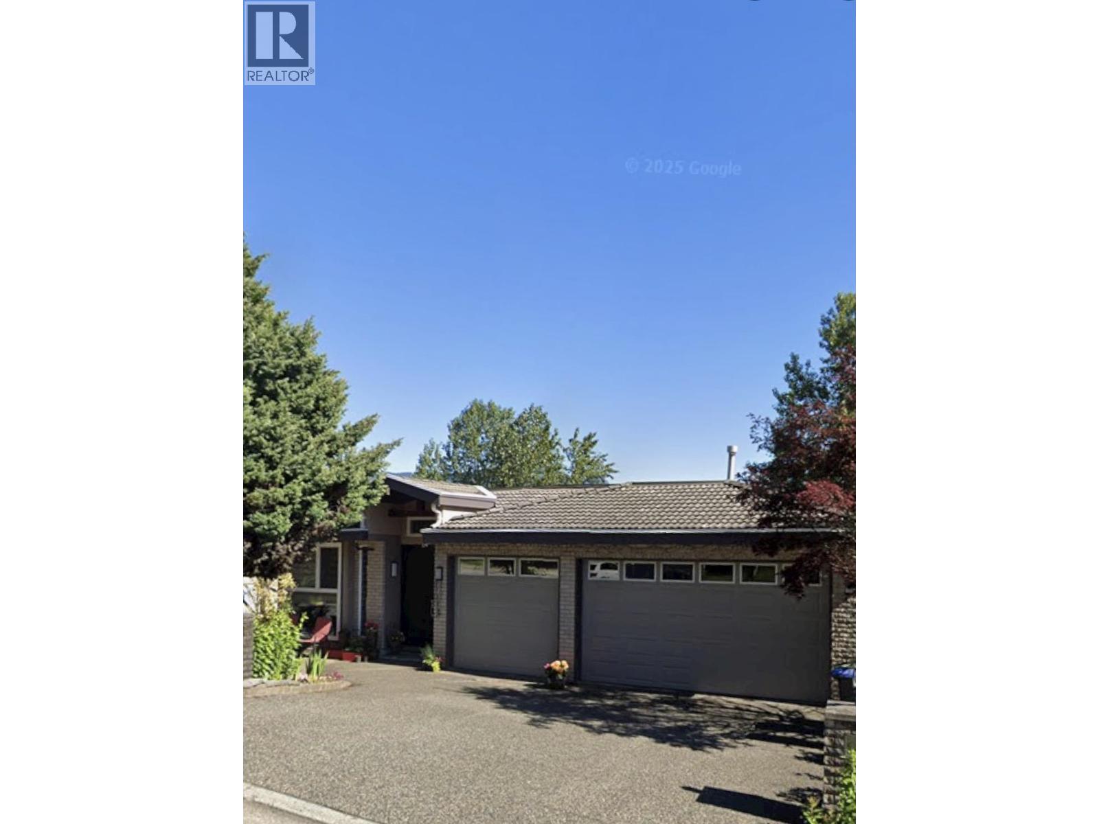 13 Shoreline Circle, Port Moody, British Columbia  V3H 4T9 - Photo 2 - R3127525