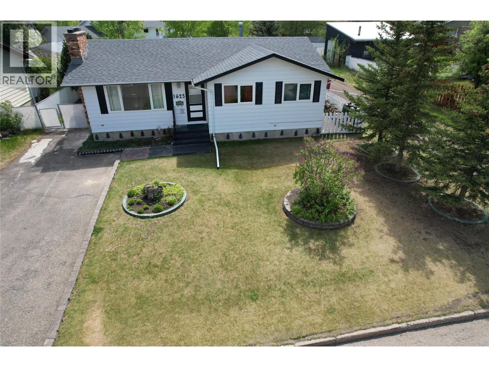1625 113 Avenue, dawson creek, British Columbia