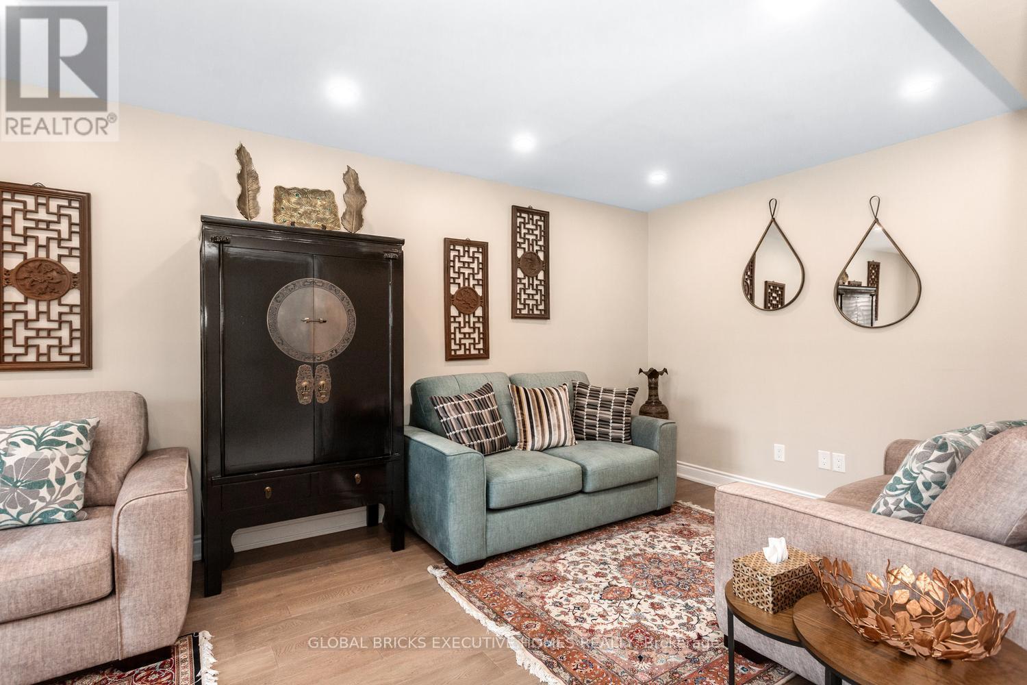 5952 Grossbeak Drive, Mississauga, Ontario  L5N 6B3 - Photo 9 - W13177542