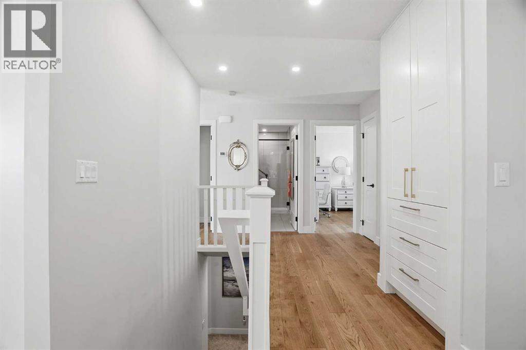44 Vandoos Gardens NW, Calgary, Alberta  T3A 4W4 - Photo 21 - A2313465