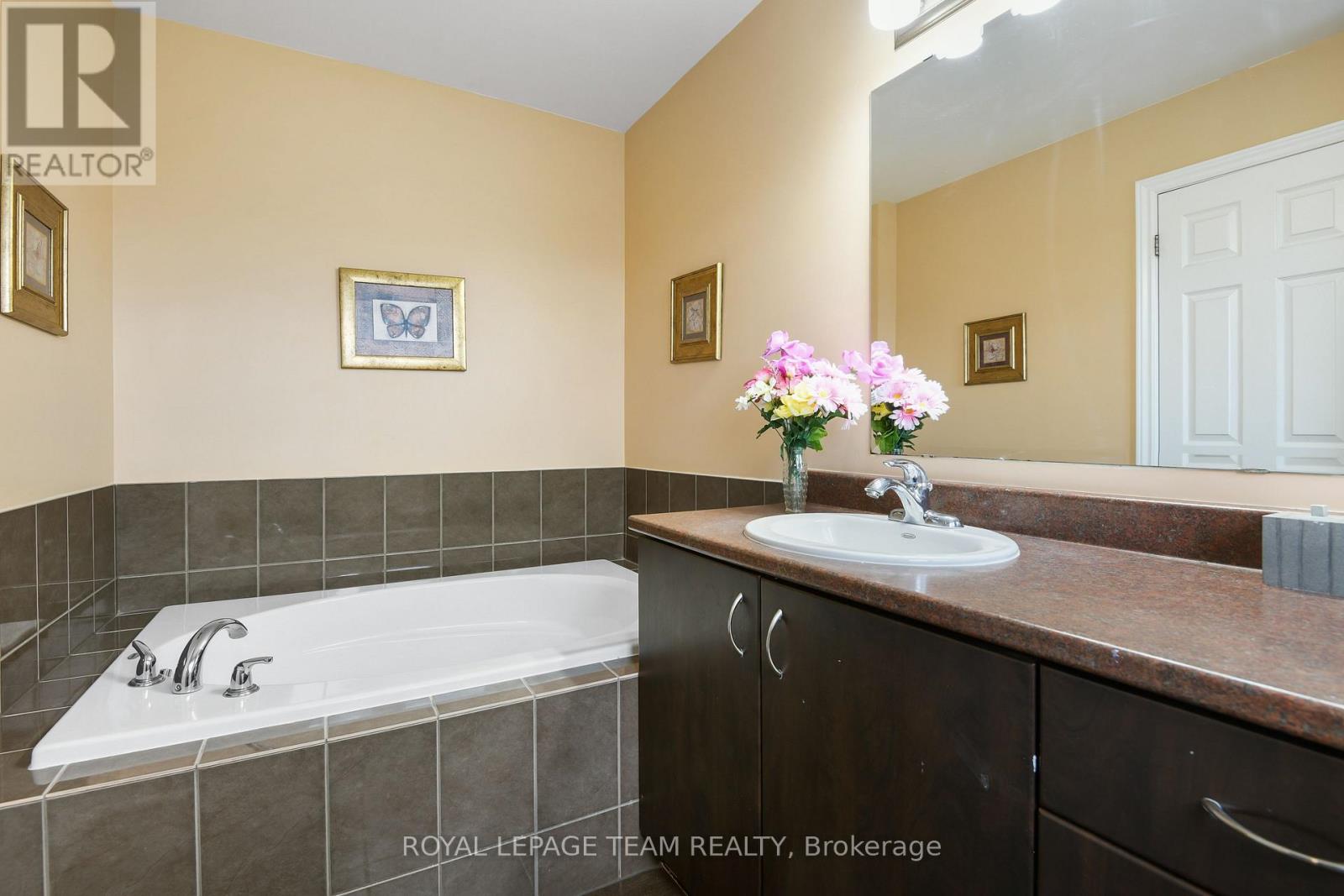 415 Galatina Way, Ottawa, Ontario  K2K 0E7 - Photo 16 - X13178000