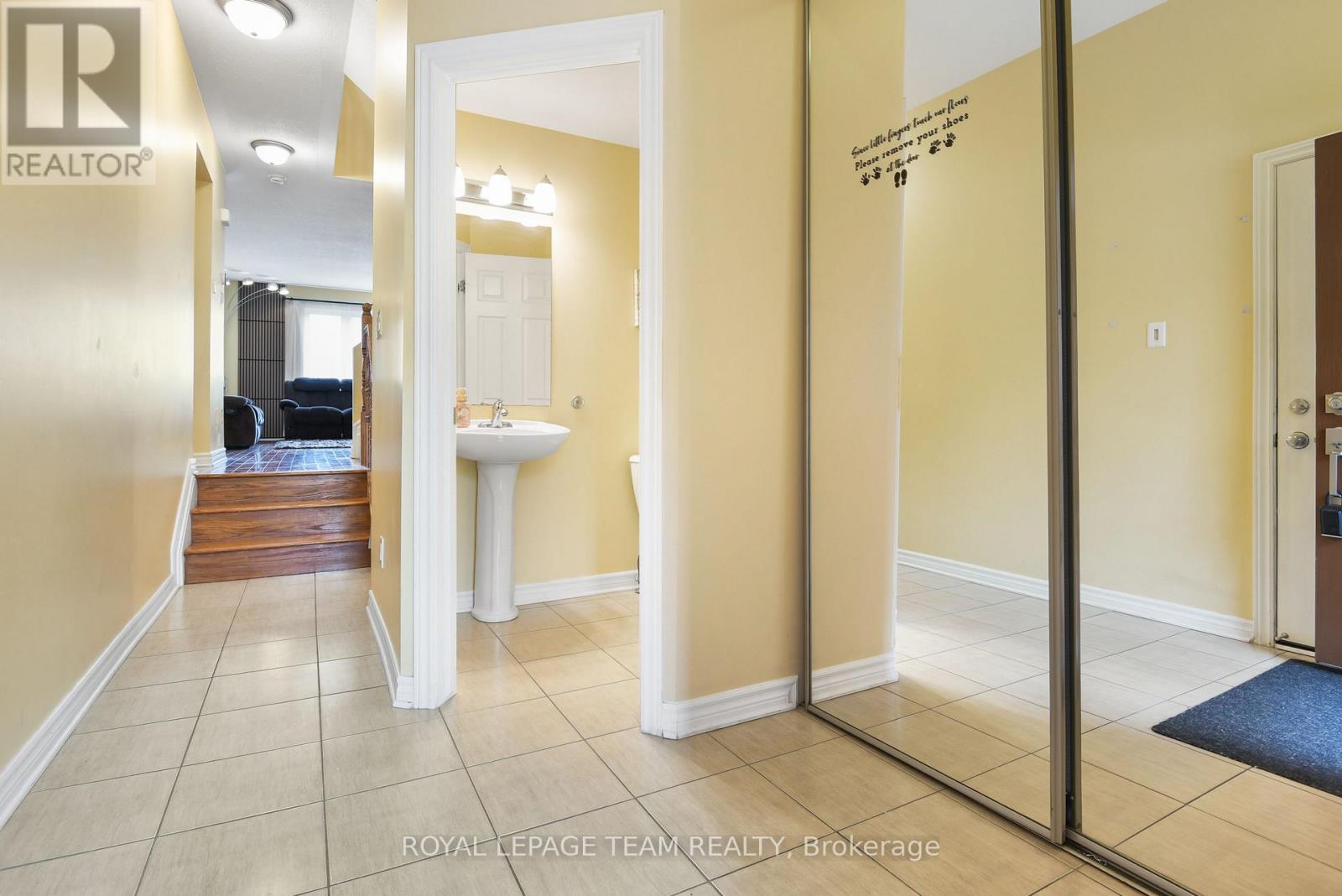 415 Galatina Way, Ottawa, Ontario  K2K 0E7 - Photo 3 - X13178000