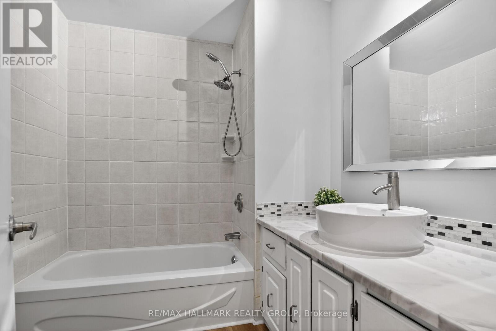 2 Birdstone Avenue, Ottawa, Ontario  K2S 0S2 - Photo 18 - X13178088