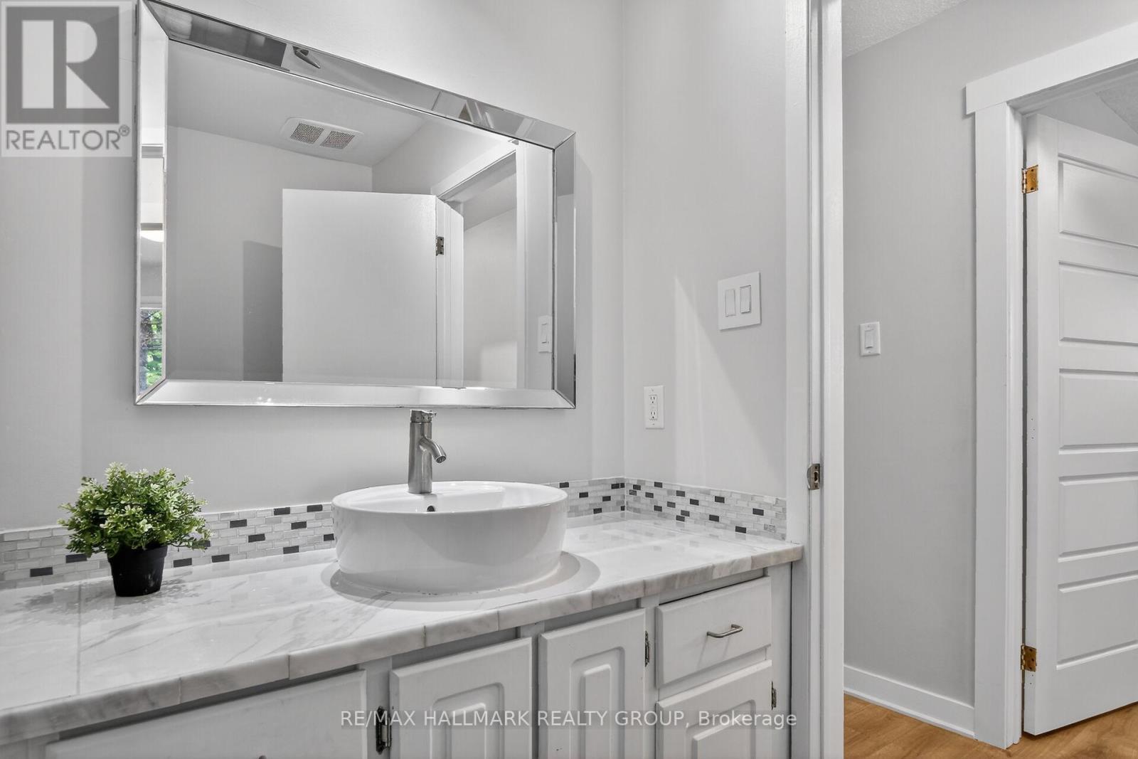 2 Birdstone Avenue, Ottawa, Ontario  K2S 0S2 - Photo 19 - X13178088