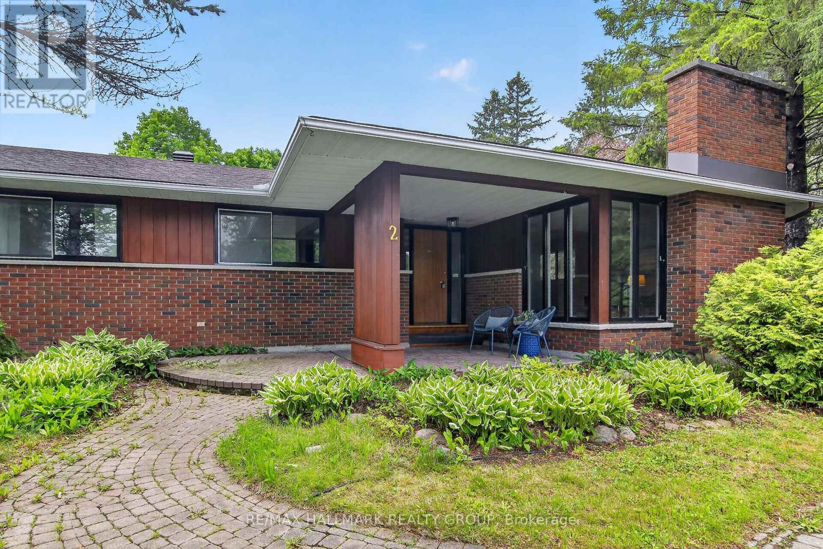 2 Birdstone Avenue, Ottawa, Ontario  K2S 0S2 - Photo 3 - X13178088