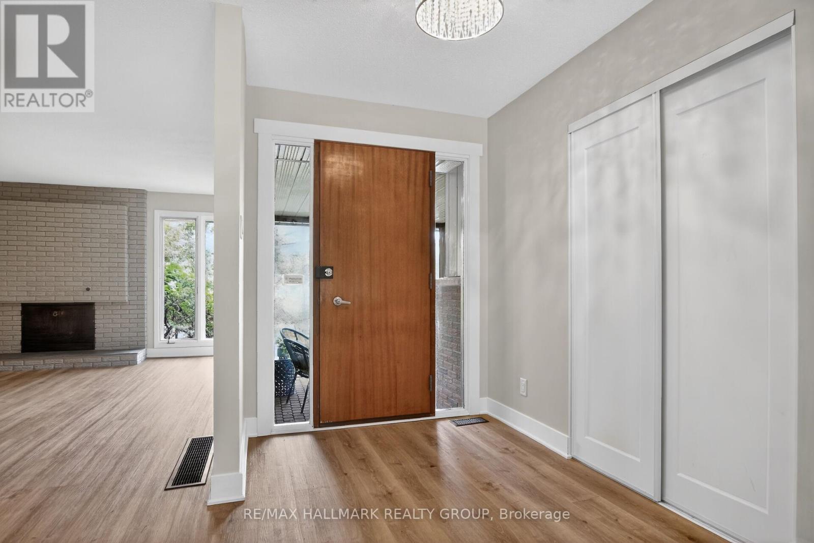 2 Birdstone Avenue, Ottawa, Ontario  K2S 0S2 - Photo 5 - X13178088
