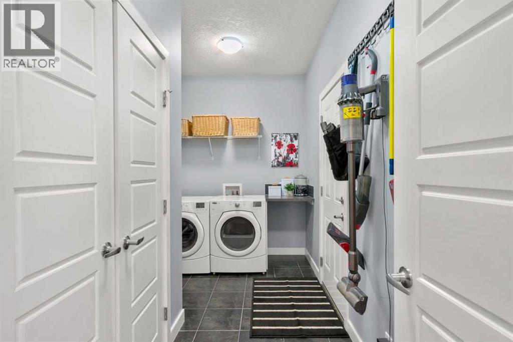 25 Fireside Landing, Cochrane, Alberta  T4C 0V9 - Photo 21 - A2314774