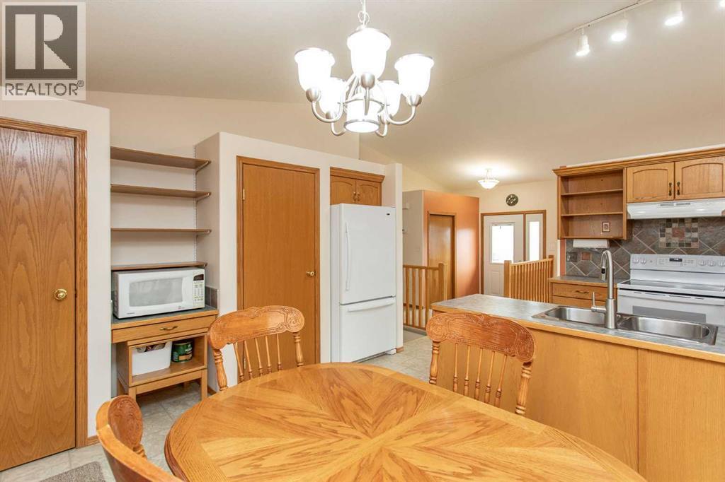 4908 55 Street, Alix, Alberta  T0C 0B0 - Photo 6 - A2311282