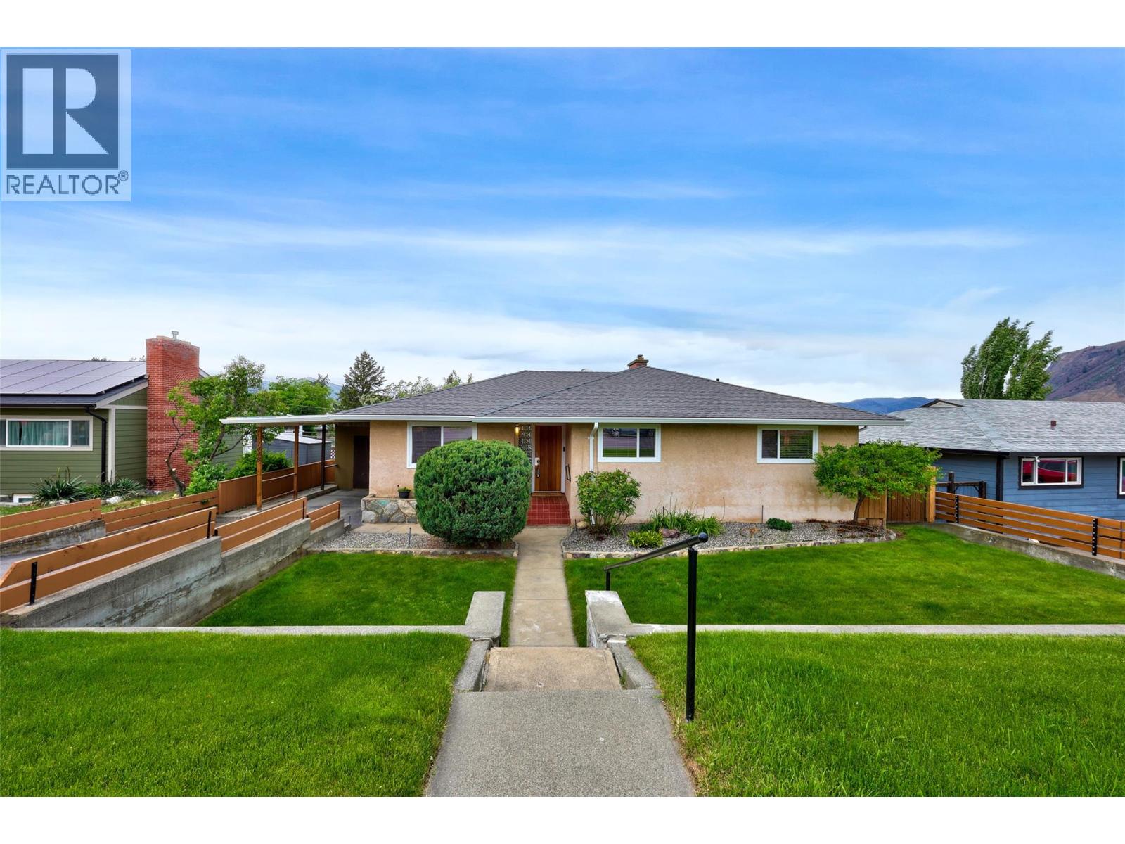 1448 Pine Crescent, Kamloops, British Columbia  V2C 2Z3 - Photo 1 - 10388598