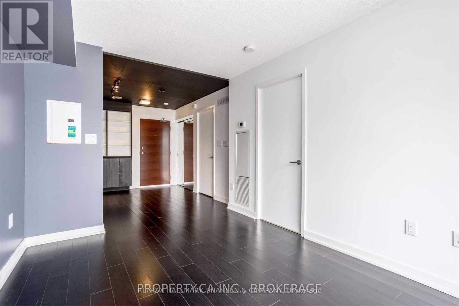 2105 - 15 Iceboat Terrace, Toronto, Ontario  M5V 4A5 - Photo 5 - C13178132
