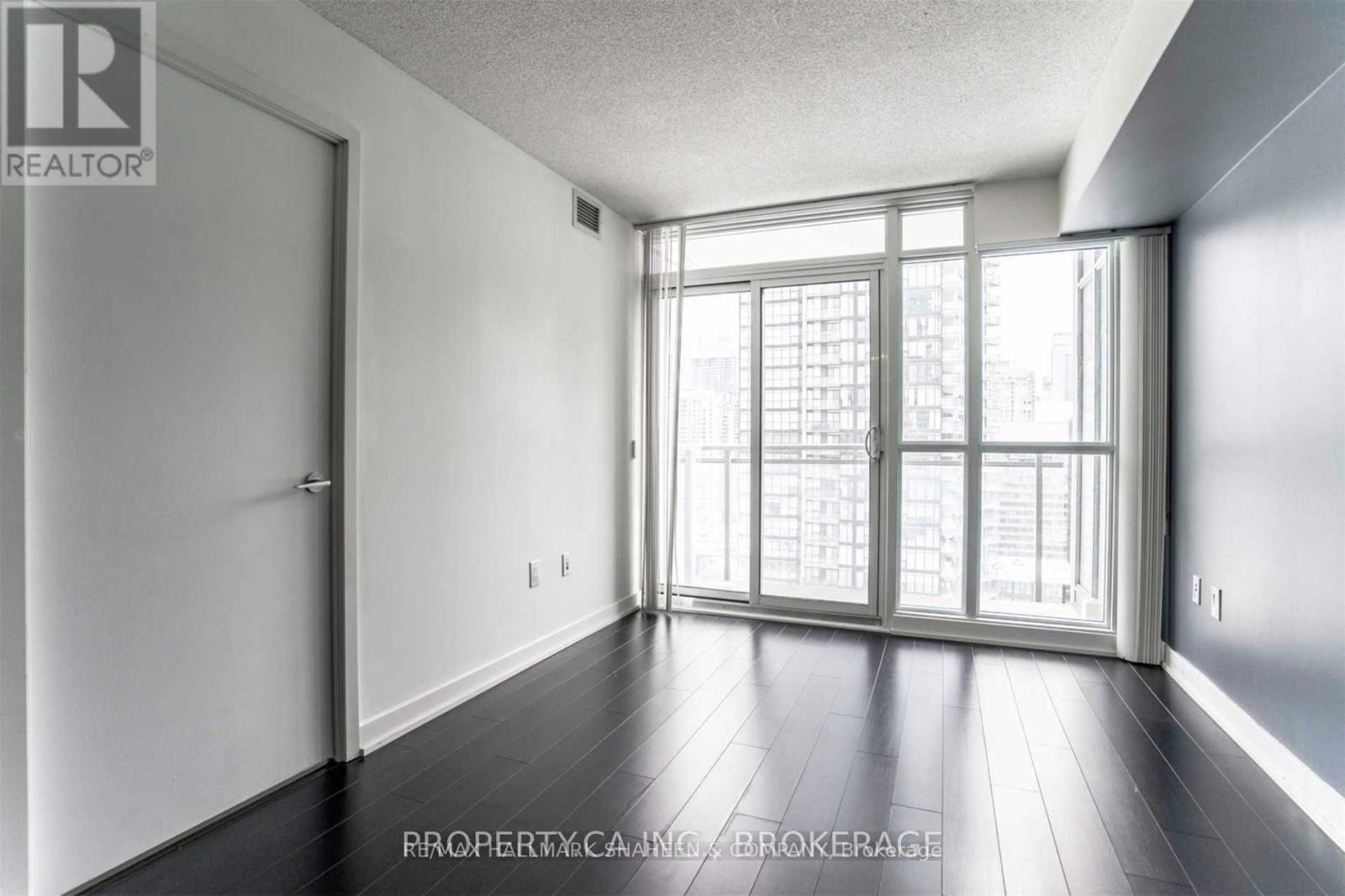 2105 - 15 Iceboat Terrace, Toronto, Ontario  M5V 4A5 - Photo 8 - C13178132