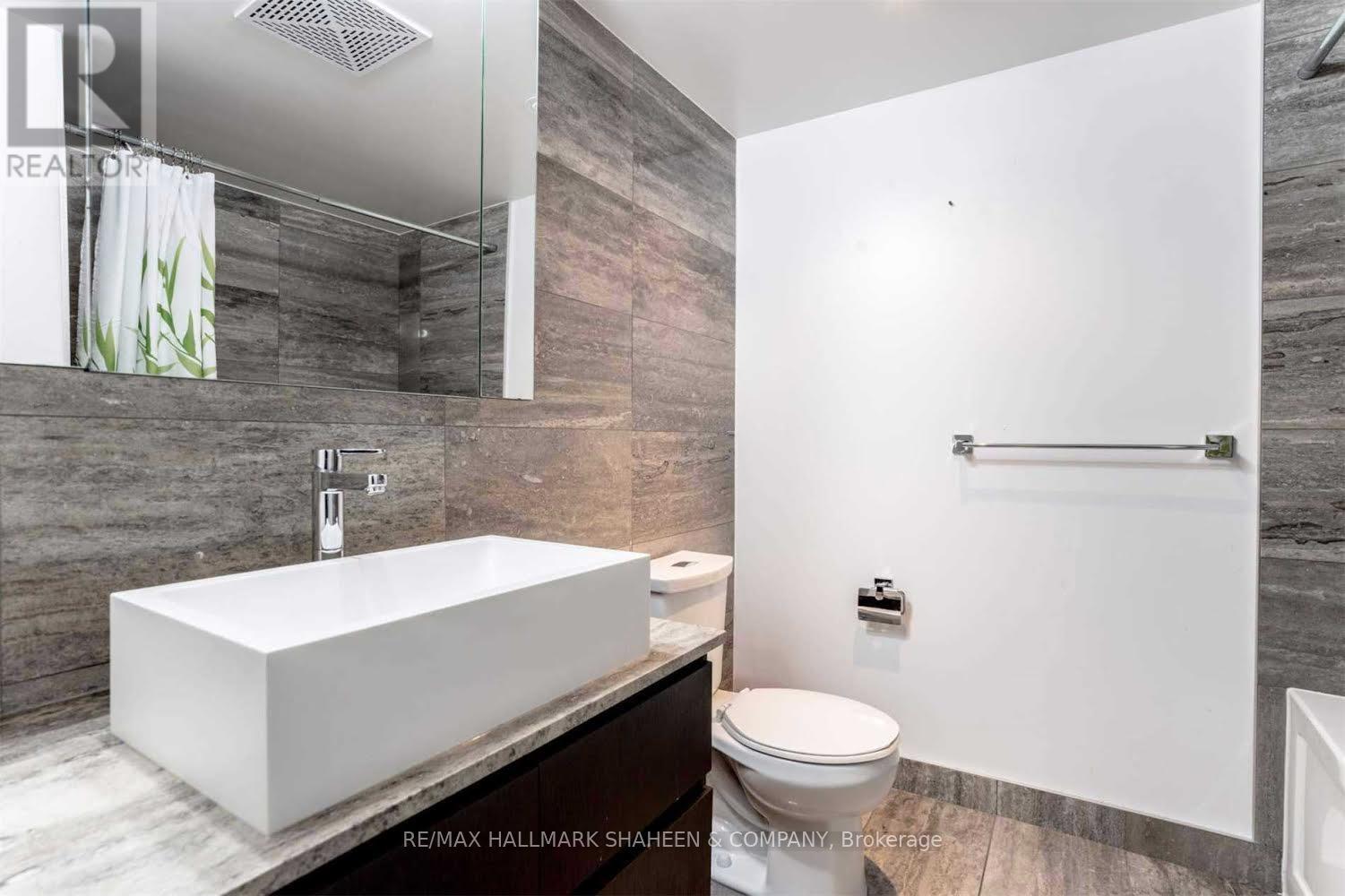 2105 - 15 Iceboat Terrace, Toronto, Ontario  M5V 4A5 - Photo 9 - C13178132