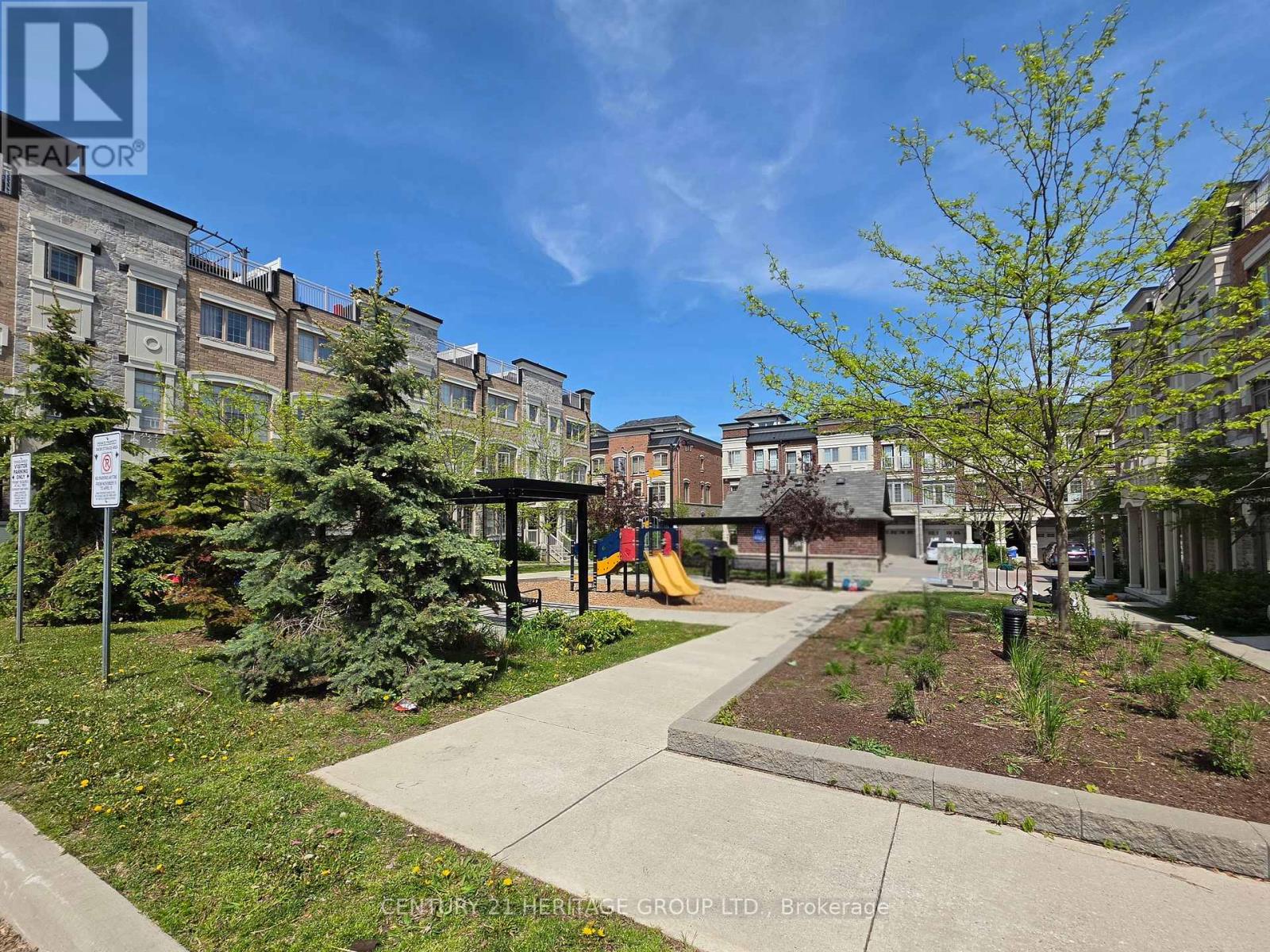 16 Coxhead Lane, Ajax, Ontario  L1T 0P4 - Photo 6 - E13178234