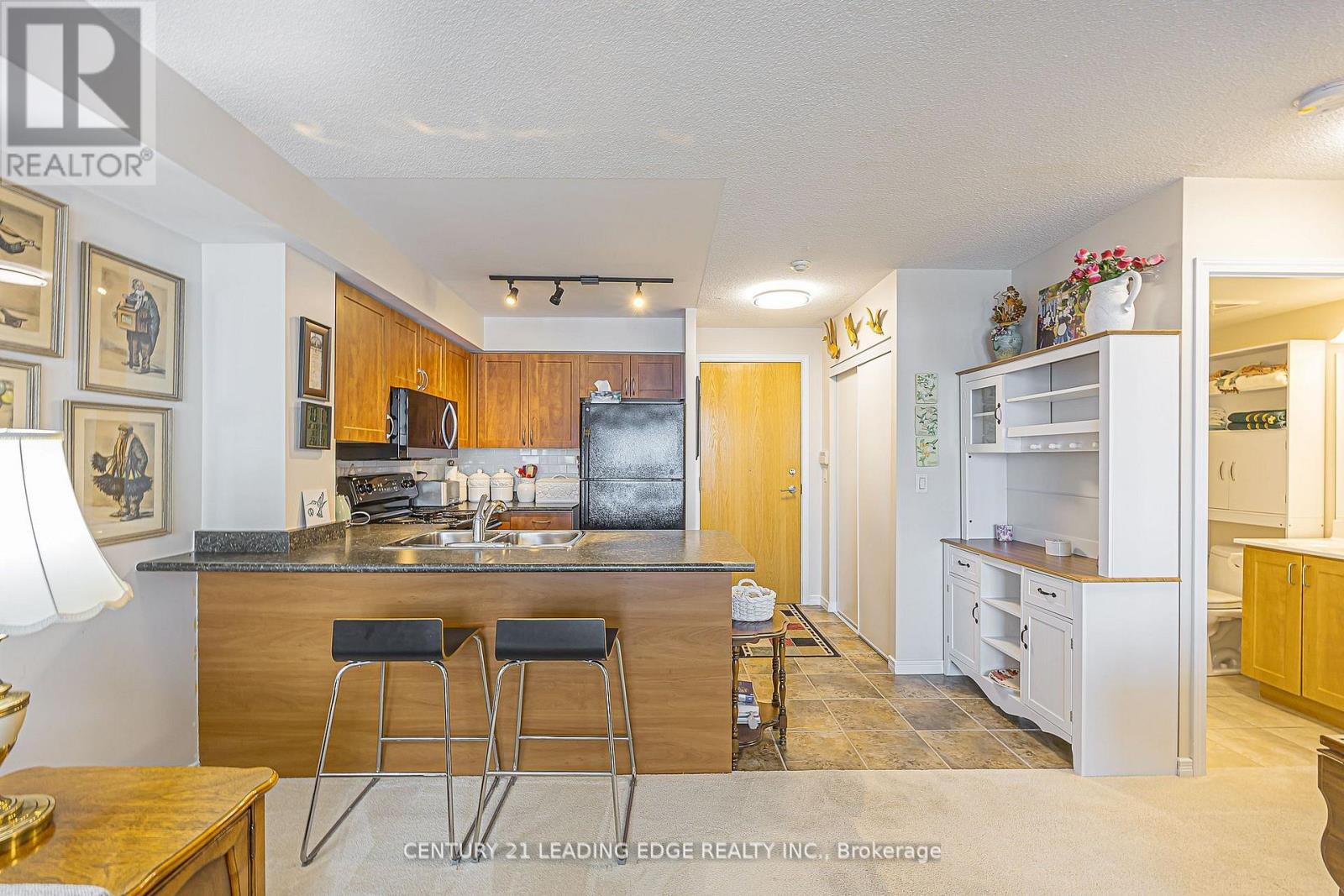 318 - 340 Watson Street W, Whitby, Ontario  L1N 9G1 - Photo 6 - E13178360