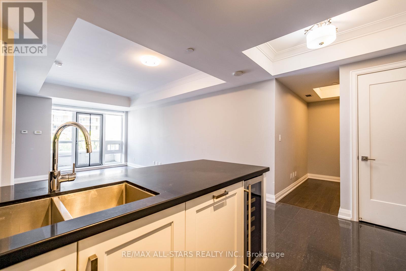305 - 15 Stollery Pond Crescent, Markham, Ontario  L6C 0Y4 - Photo 10 - N13178246
