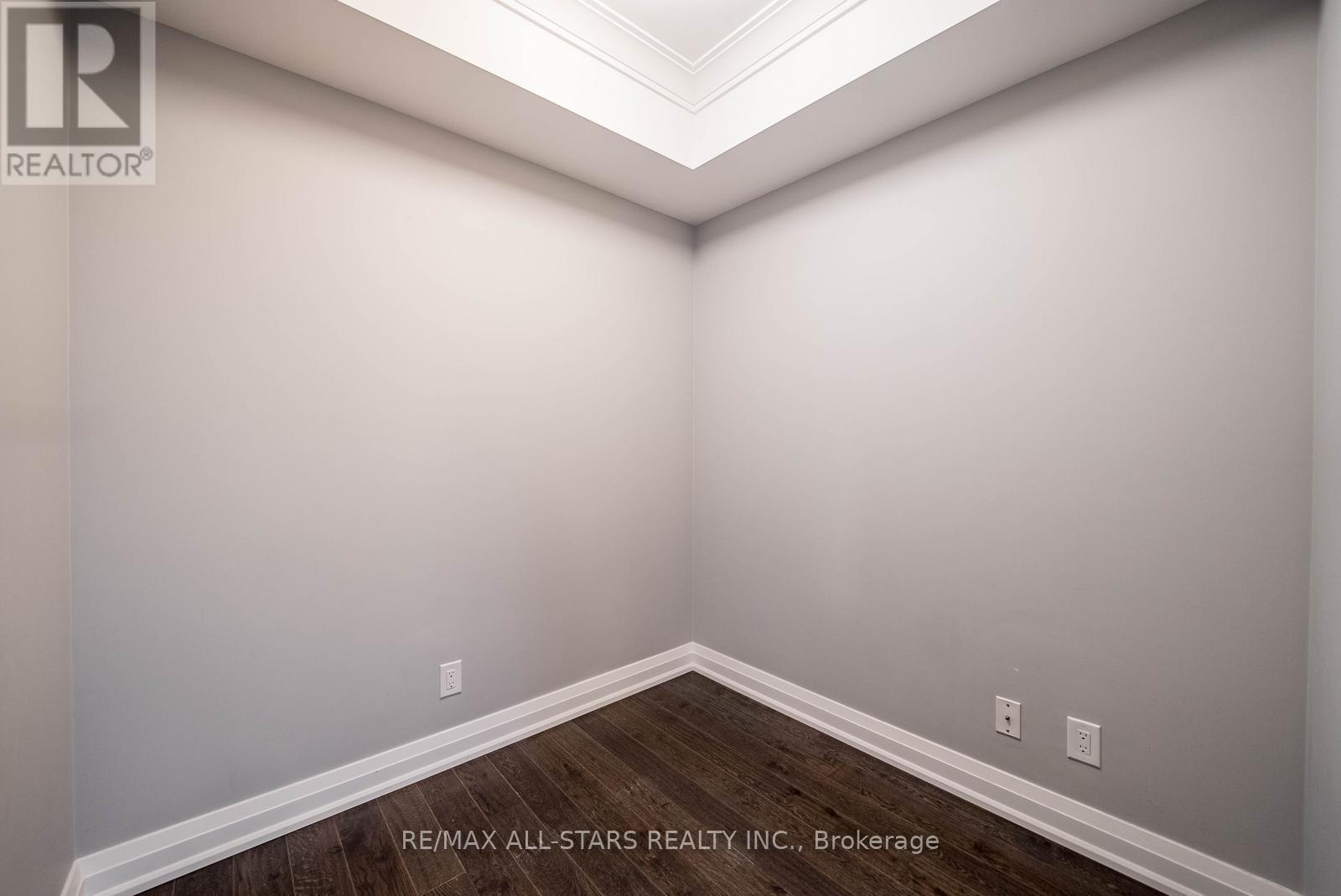 305 - 15 Stollery Pond Crescent, Markham, Ontario  L6C 0Y4 - Photo 11 - N13178246