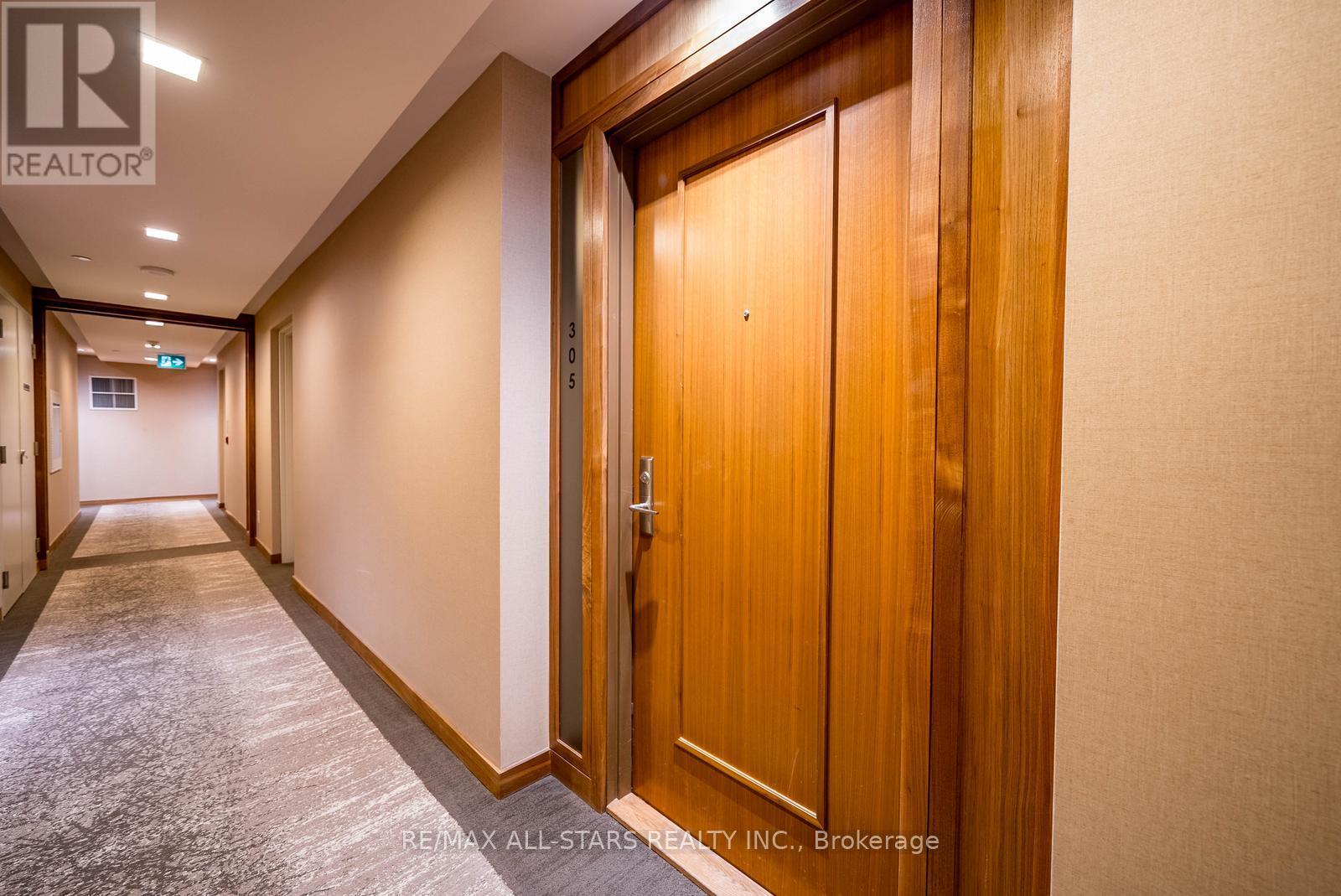 305 - 15 Stollery Pond Crescent, Markham, Ontario  L6C 0Y4 - Photo 2 - N13178246