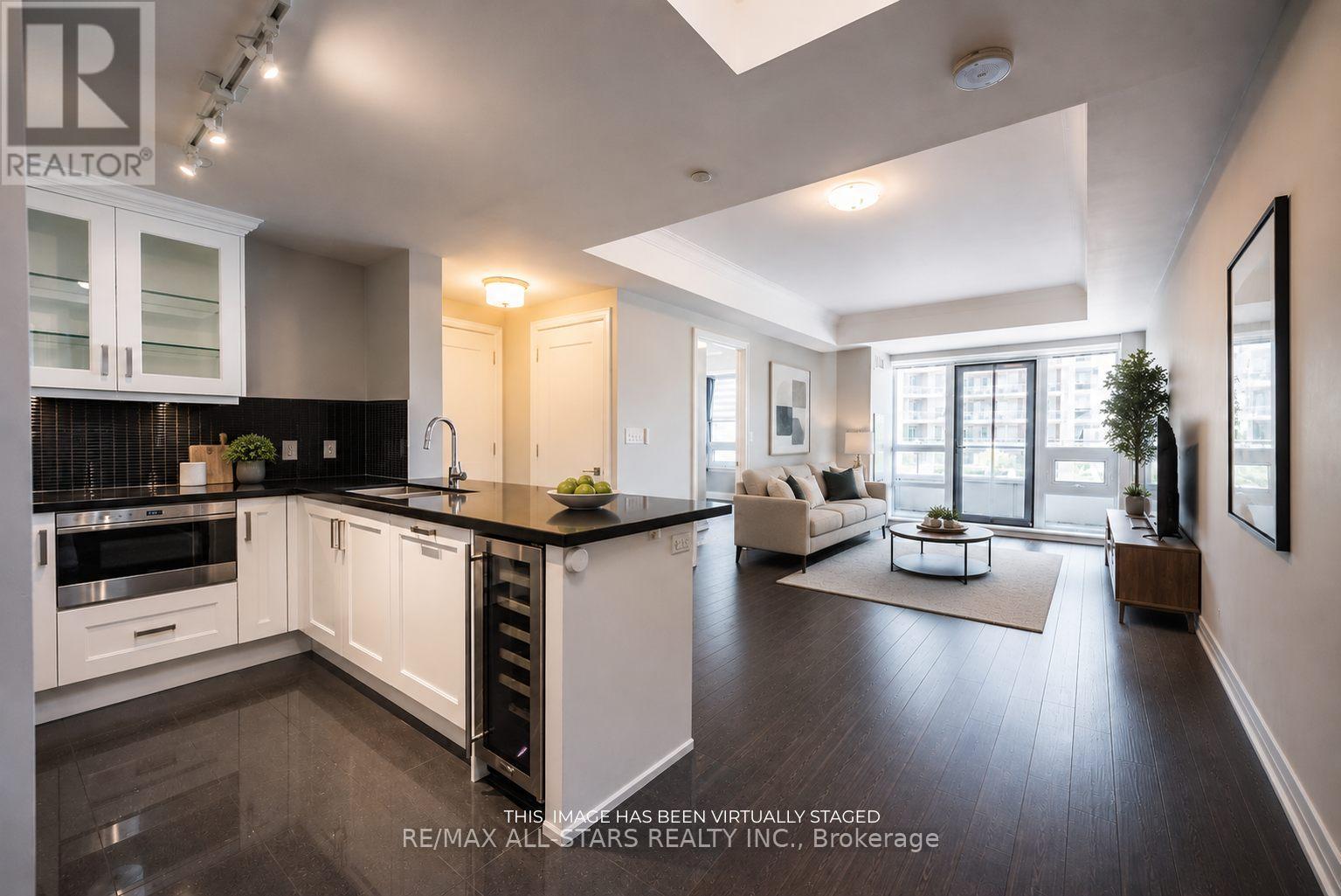 305 - 15 Stollery Pond Crescent, Markham, Ontario  L6C 0Y4 - Photo 5 - N13178246