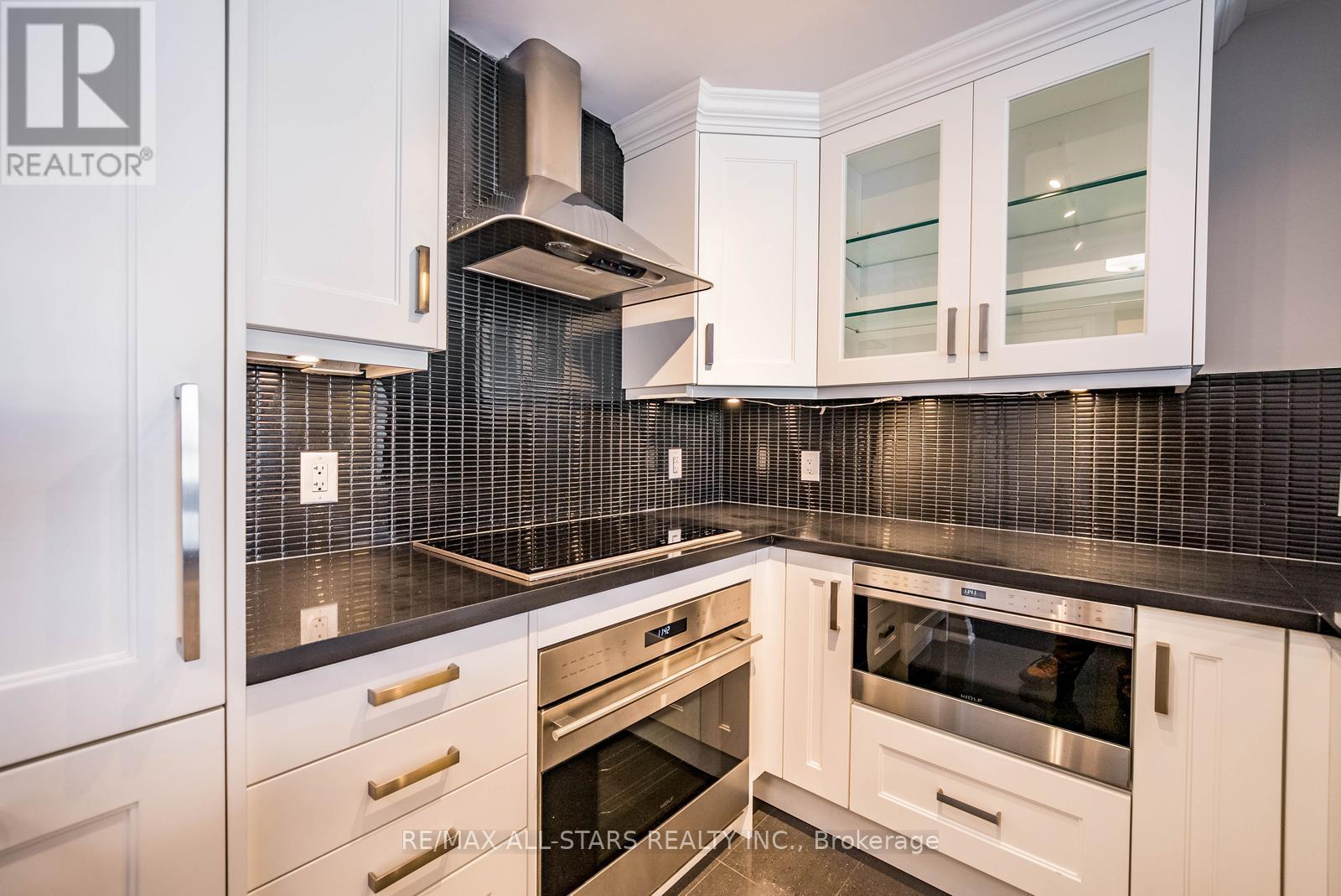 305 - 15 Stollery Pond Crescent, Markham, Ontario  L6C 0Y4 - Photo 9 - N13178246